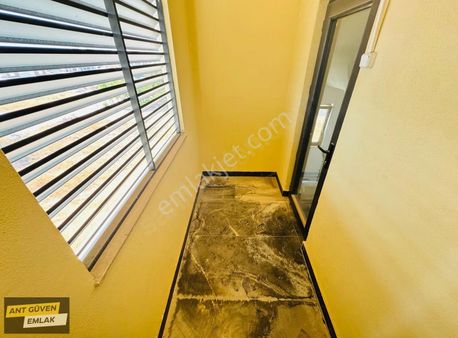 Termessos Hast. Yakını 2+1 Asansörlü Katta Tek 4 Cepheli Arakat