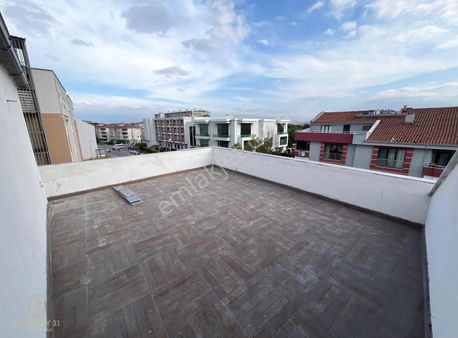 C21 Bal'dan Plevne Öğretmenevi Cadde Üzeri 5+1 Satılık Daire