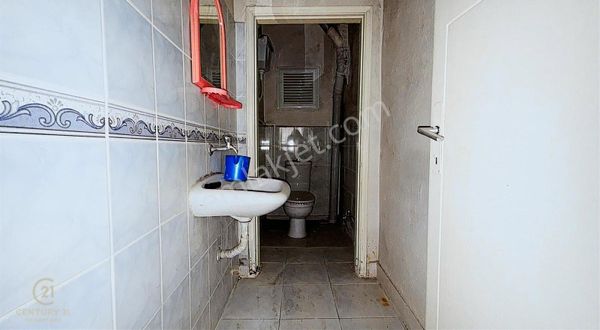 Century21 Bal'dan Cengiz Topel Cadde Üstü Satılık Bahçe Katı