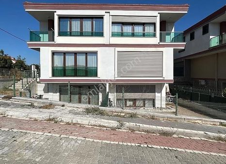 C21 Bal'dan Yeni Mahalle Villalar Bölgesinde 5+2 Satılık Villa