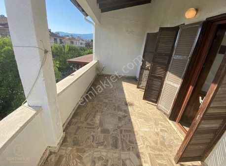 C21 Bal'dan Altınoluk Fener'de Müstakil Geniş Bahçeli Villa