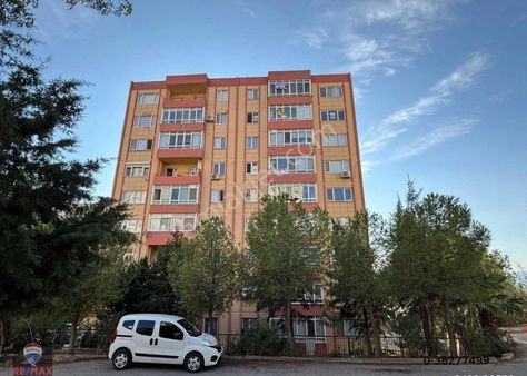 Çiğli Evka5'de Manzaralı Ferah 3+1 Satılık Daire