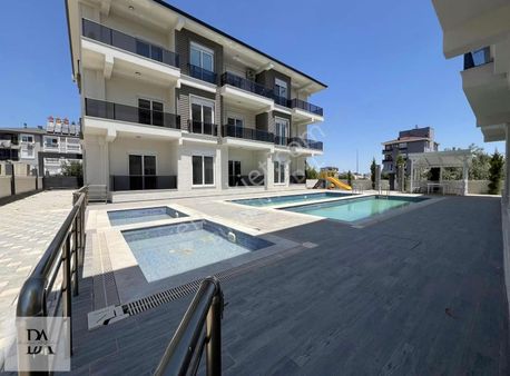 Müstakil Tadında Site Konseptinde Havuzlu_geniş_balkonlu 1+1