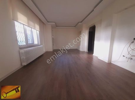 Altıntepe Sabancı Sitesinde Kiralık 2+1 Daire