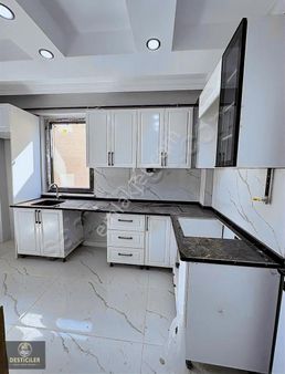 Ad-desticiler Emek Mahallesi 2+1 Ebeveyn Banyolu Fırsat Daire