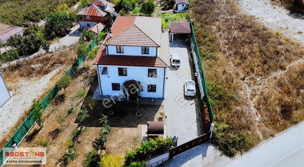 Tam Müstakil Triplex Villa 2631 M2 Arsa İçerisinde