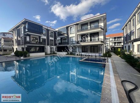 Karasu Merkezde Havuzlu Site İçerisinde 2+1 Kiralık Daire