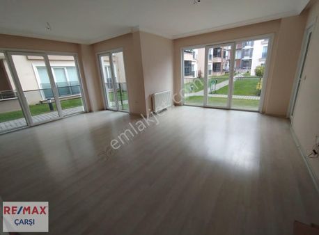 Güvenlıklı Ve Havuzlu Sıtede 3+1 Çok Kullanışlı Kıralık Daıre