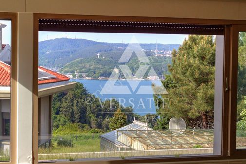 Yeniköy Hatttat Villalarında Satılık 6+2 Boğaz Manzaralı Villa