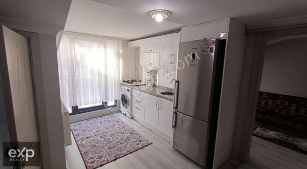 Söğütlüçeşmede Merkezi Konumda Asansörlü Satılık Dubleks Daire