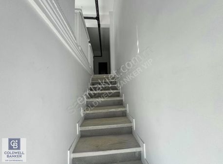 İvedik Osb Anadolu Bulvarı Üzerinde Köşe Kiralık 260 M2 İşyeri.