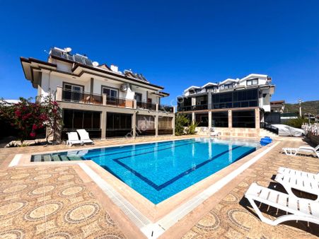 Goldhouse Dan Satılık Çiftlik Te Havuzlu Sitede 4+1 Kaçırılmayacak Fırsat