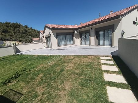 Avantaj'dan Tek Katlı Bahçeli Akıllı Ev Sistemli Yerden Isıtmalı Havuzlu Güvenlikli Lux Daireler