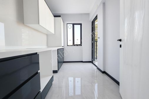 İstanbul Yoluna Yakın Sıfır Cadde Yanı Ön Cephe 2+1