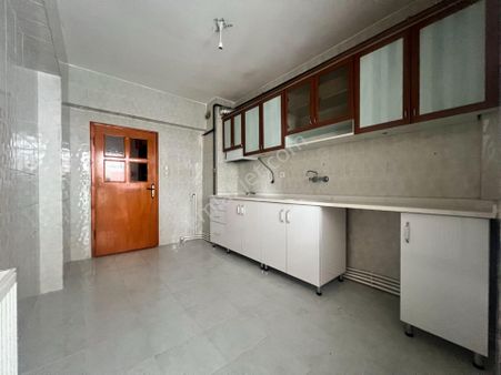 Cihandan Barıştepe'de Demirdağ Cadde Üzeri Arakatta 3+1 Daire