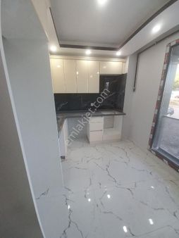 Es Emlaktan Meydanda 2+1 Yüksek Giriş Kat Asansörlü