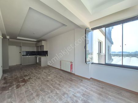 Han Emlak'tan Çeşmeli De Geniş Oturumlu Gmk'ya Sıfır Fırsat 2+1