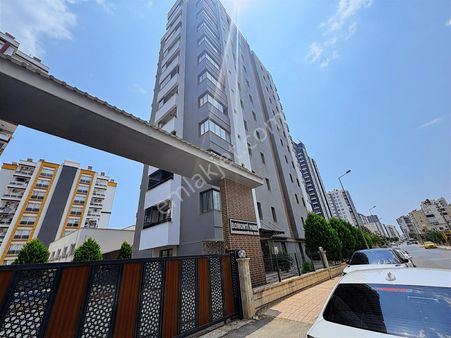 Han Emlak'ta Merkez Mah'de Oyun Koleji Civarı 3+1 Lüks Daire