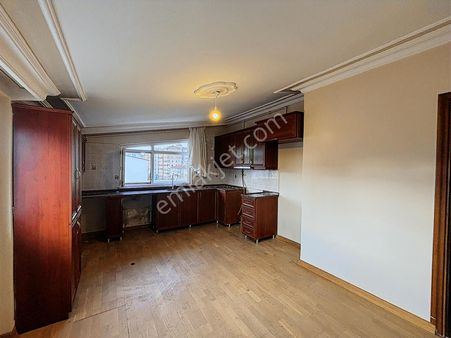 Maltepe Altayçeşme'de Çok Büyük Teraslı Kiralık 2+1 Daire