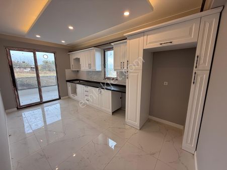 Delux'den Atatürk Mahallesi Gözde Konumda Satılık Lux 3+1 Daire