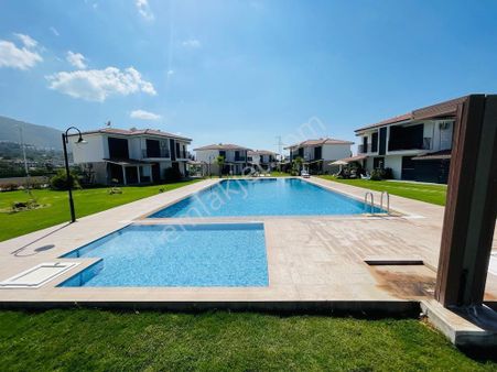 Konsept Sitede 3+1 Sıfır Havuzlu Villa