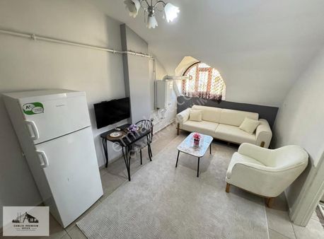 Asmalıevler'de Paü'ye Yürüme Mesafesinde Satılık 1+1 Daire