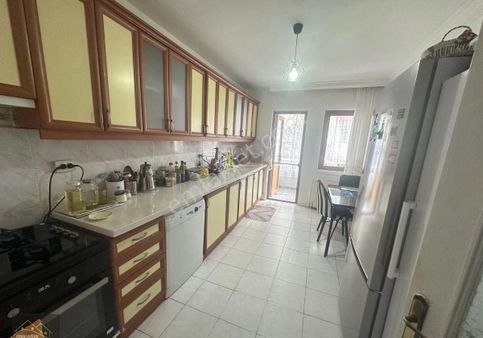 Reşadiye’den Dikmen Cad’sine Çok Yakın Asansörlü Kapalı Otoparklı Mantolamalı Daire