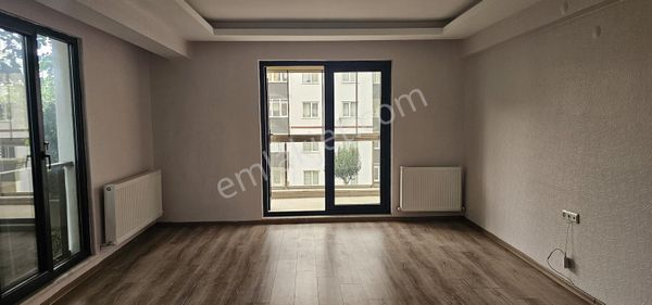 Manastır Emlak'tan Teraslı 3+1 Kiralık Daire 26.000 Tl