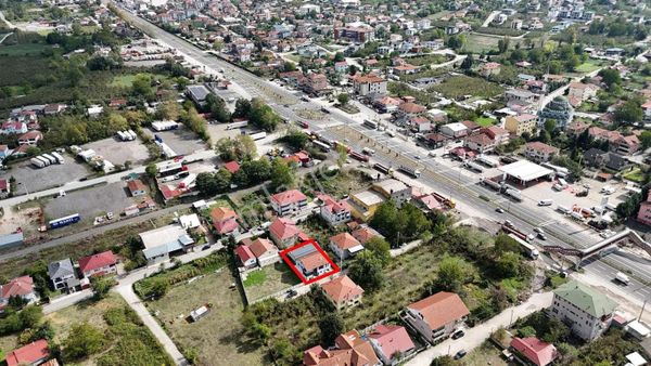 Ruşen Aydın Gyd'dan Kaynaşlı Karaçalı'da Arsası İle Satılık Ev