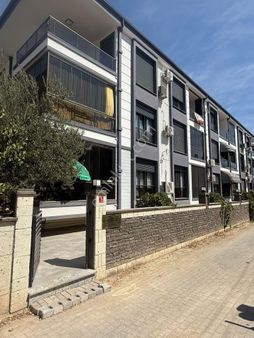 Altınoluk İlkbahar'dan Merkezde 2 Yıllık Binada Yüksek Giriş Fırsat Daire