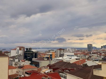 Kaynarca'da Metroya Çok Yakın Deniz Manzaralı Teraslı 165 M² 2+1