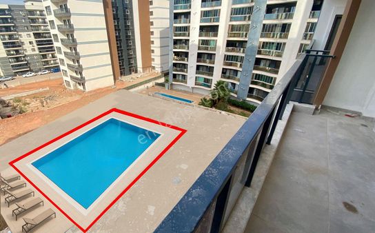 Menemen Koyunderede 2+1 Havuzlu Ebeveyn Banyolu Kapalı Mutfak Satılık Daire