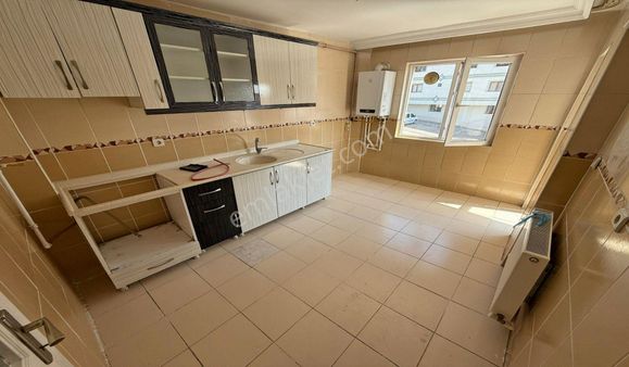 İncirli Refik Saydam Cadde Yakını 3+1 Katta Güney Cepheli Acil