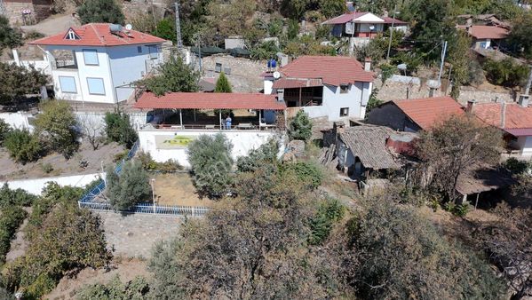 Aydın Sultanhisar – Kavaklı Köyü’nde 533 M² Avlulu Kâgir Ev & Ahır – Turizm İşletmeciliğine Uygun