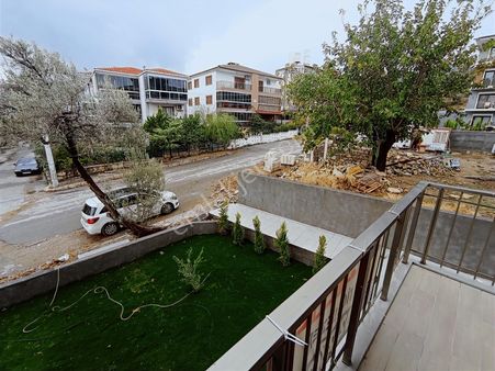 Yeni Foça Havuzlu Site İçinde 1+1 Daire