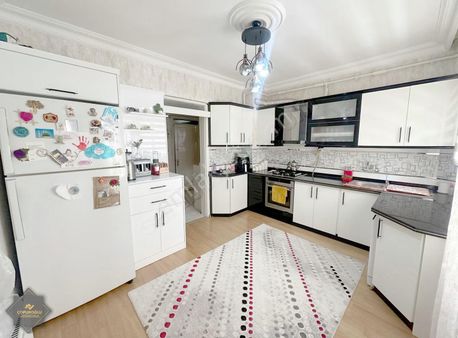 Sarıgüllükte İskanlı Muhteşem Genişlikte Arakat Masrafsız 3+1 !!