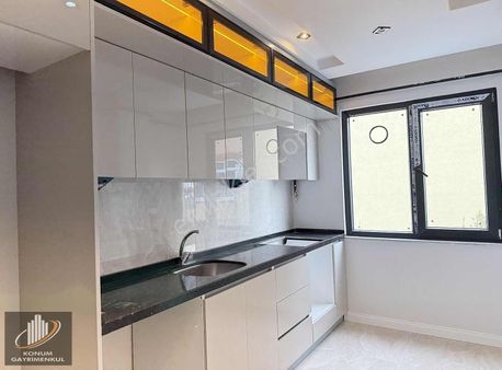 Konum Emlaktan Bağlarbaşı Mh. Tuzla Cd. Yakın 2+1 Ara Kat