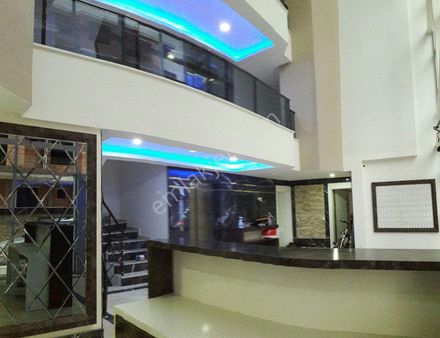 Konyaaltında Havuzlu 3+1