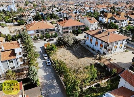 Erenköy Tahirhoca Camisine Yürüme Mesafesinde Müstakil Köşe Arsa