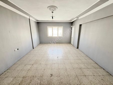 Prestij'den Halkkent'te Ayrı Mutfak Geniş Oturumlu 2+1 Daire