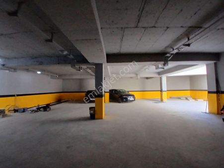 Işıklar'da Sıfır Binada Ara Katta 2+1 Ayrı Mutfaklı Kapalı Otoparklı