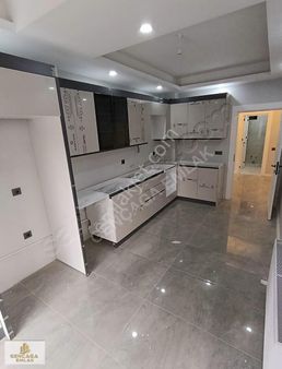 Gençağa Emlak'tan 3+1 Ebeveyn Banyolu Satılık Daire