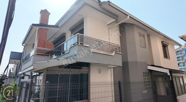 Balçovada Kapanmaz Deniz Manzaralı, Jeotermalli, 4+1 Dub. Villa