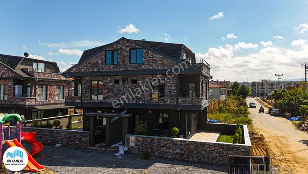 Sakarya Kocaali De Şık Ve Göz Alıcı! Taş Konseptli Geniş Bahçeli 3+1 Villa