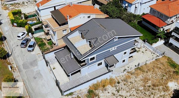 İzmir Urla Yenikentte Satılık Lüks Sıfır Müstakil Villa