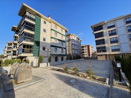 Kr Unity Site İçinde Cadde Üzeri 3+1 Arakat Lüks Satılık Daire