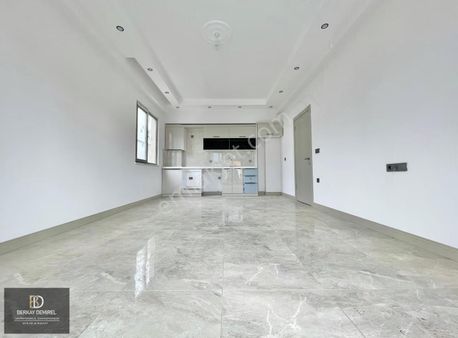 Berkay Demirel'den Zeytinlide Ön Cephe Yerden Isıtmalı 2+1 Daire