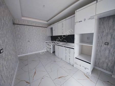 Selahaddin Eyyubi Mah’de Mete Konaklarına Yakın Sıfır Sıfır Kızartma Mutlaklı 2.5+1 & 3.5+1 Satılık