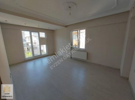 Çanakkale Merkez Cevatpaşa Mahallesinde Arakat Ayrı Mutfaklı 2+1