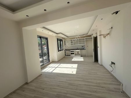 Uğur'dan Seydikemer Menekşe Mah. 4+1 Satılık Daire